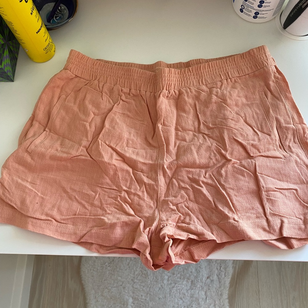 Coral linen shorts
